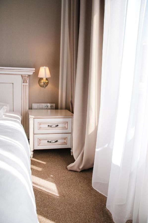 Orly Park-Hotel キエフ エクステリア 写真